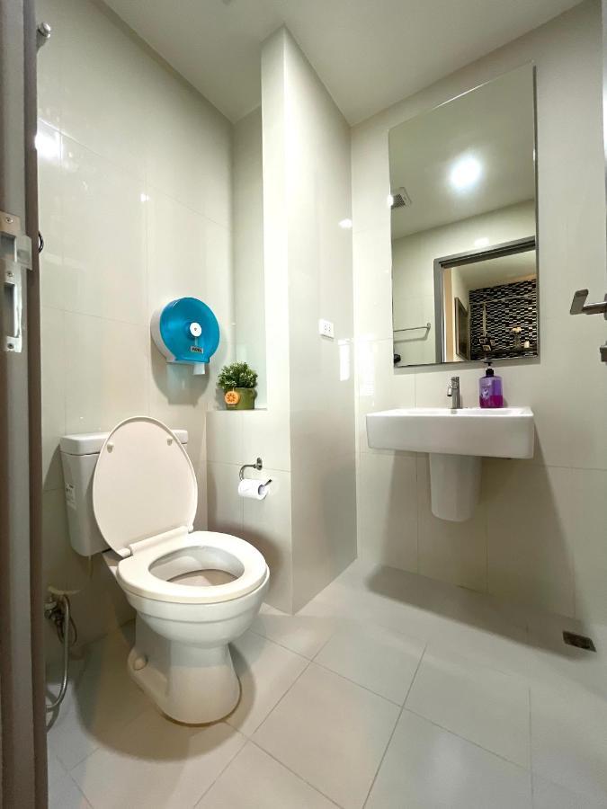 Appartamento The Base Deluxe Kingsize Pattaya Esterno foto